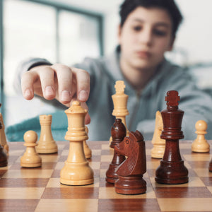 Husaria Staunton Tournament No. 5 Chessmen with 2 Extra Queens and Wooden Box, 3.5" Kings-Husaria